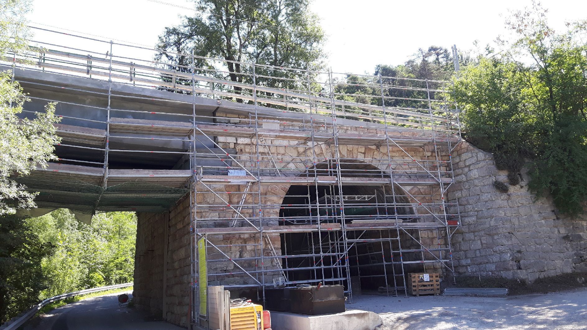 ingegneri cantiere nago spezione tubature