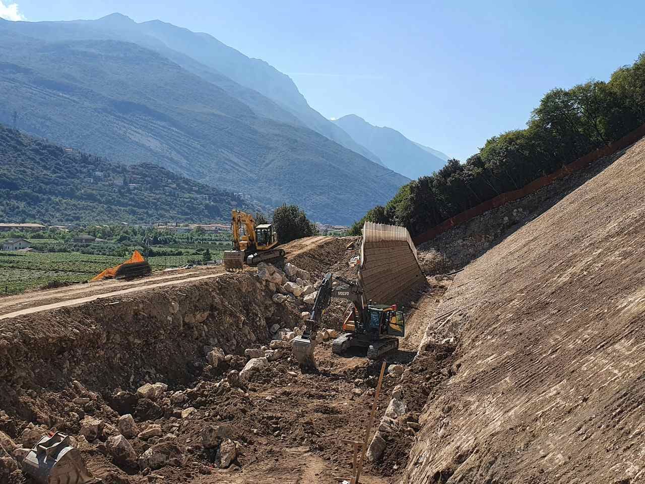 cantiere lavori vallo tomo