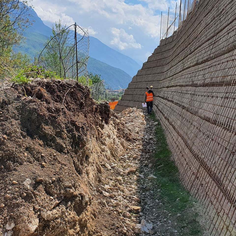 ccostruzione scogliere massi vallo