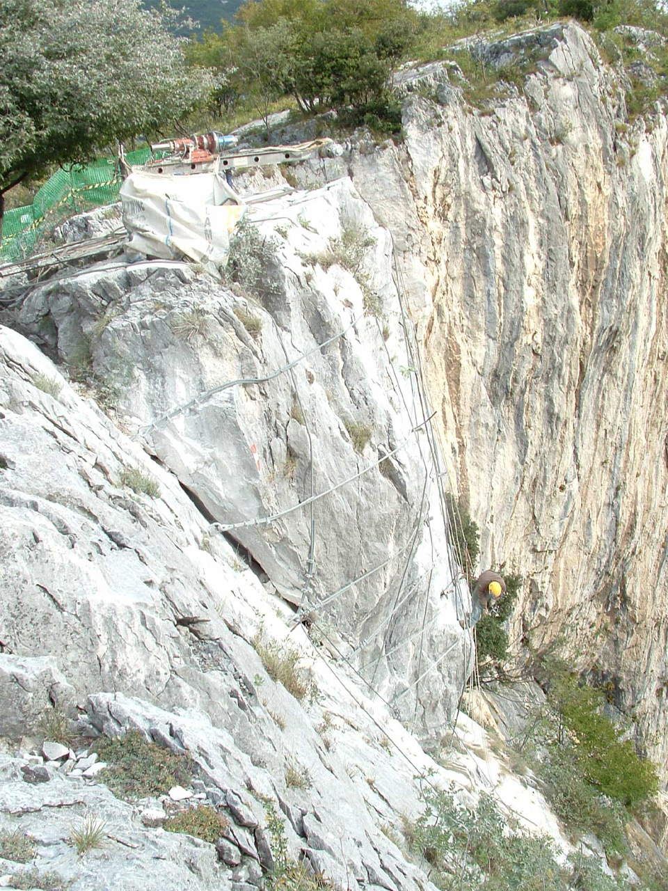 messa sicurezza placca rocciosa arco