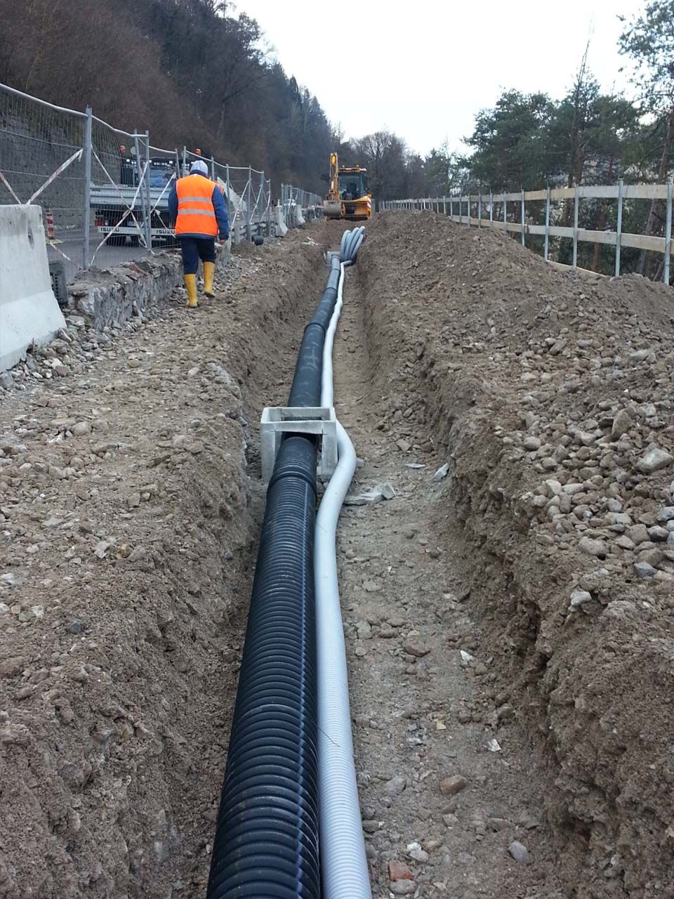 percorso ciclopedonale riva torrente